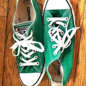 Kelly Green Converse Chuck Taylor Lowtops